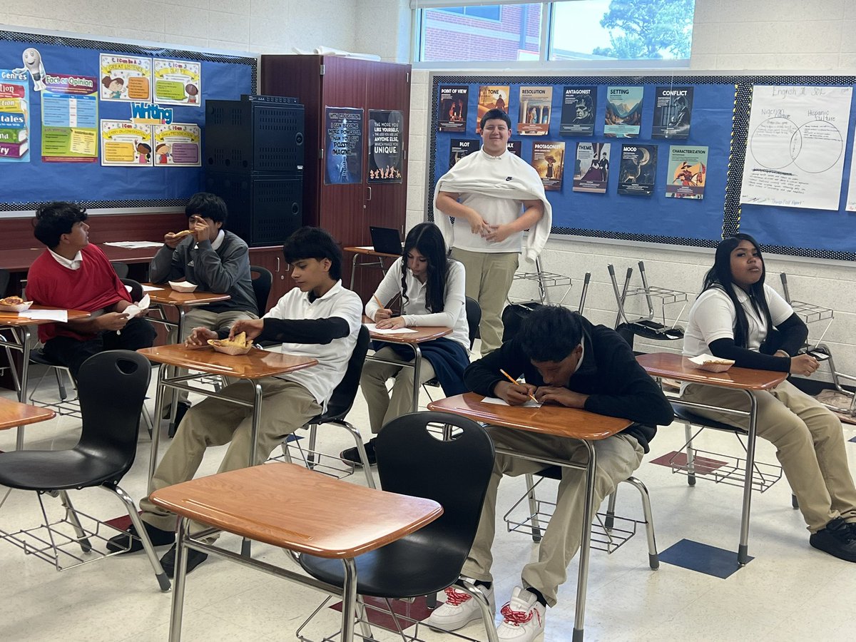 KEC_AISD's tweet image. What do you do when your students outperform last year’s attendance for the last 14 weeks in a row? You get them pizza of course! #attendancematters
