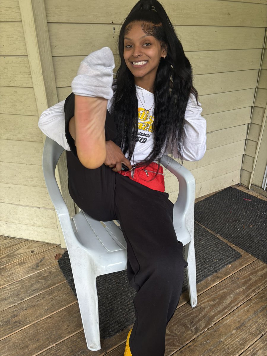 Giving My Feet A Breather 😮‍💨