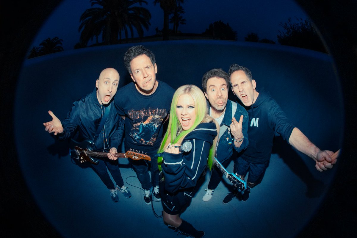 thinkinglovesux's tweet image. reminder to keep streaming young & dumb by avril lavigne featuring simple plan
📎 open.spotify.com/track/3mJncxEu…