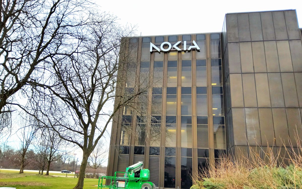 DesignGroupSign's tweet image. Another bold brand statement brought to life 💥

Check out this custom signage install for Nokia—designed, built, and installed by our team.

Since 1989, Design Group Signage has been helping brands stand tall.

#Signage #Branding #DesignGroupSignage #ExteriorSigns #SignInstall