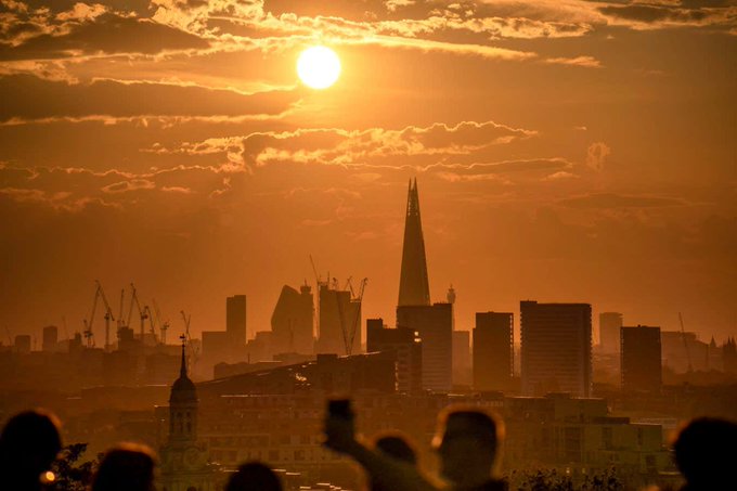 DavidUllrich202's tweet photo. Earth is heading for a second year above 1.5°C climate goal

After record temperatures in 2024, climate scientists had expected this year to be cooler, but instead the planet seems to be heading for a second year above the 1.5°C climate goal

https://t.co/C42BskuU5N

https://t.co/64753hGKEP