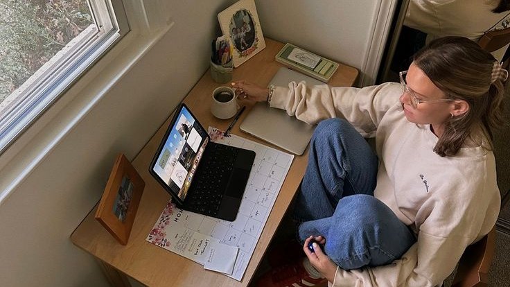 pilatesgirly's tweet image. good setup, filled waterbottle, ceremonial matcha, comfy outfit, timer set, laptop charged, exams passed 🍵📝🧠🍋