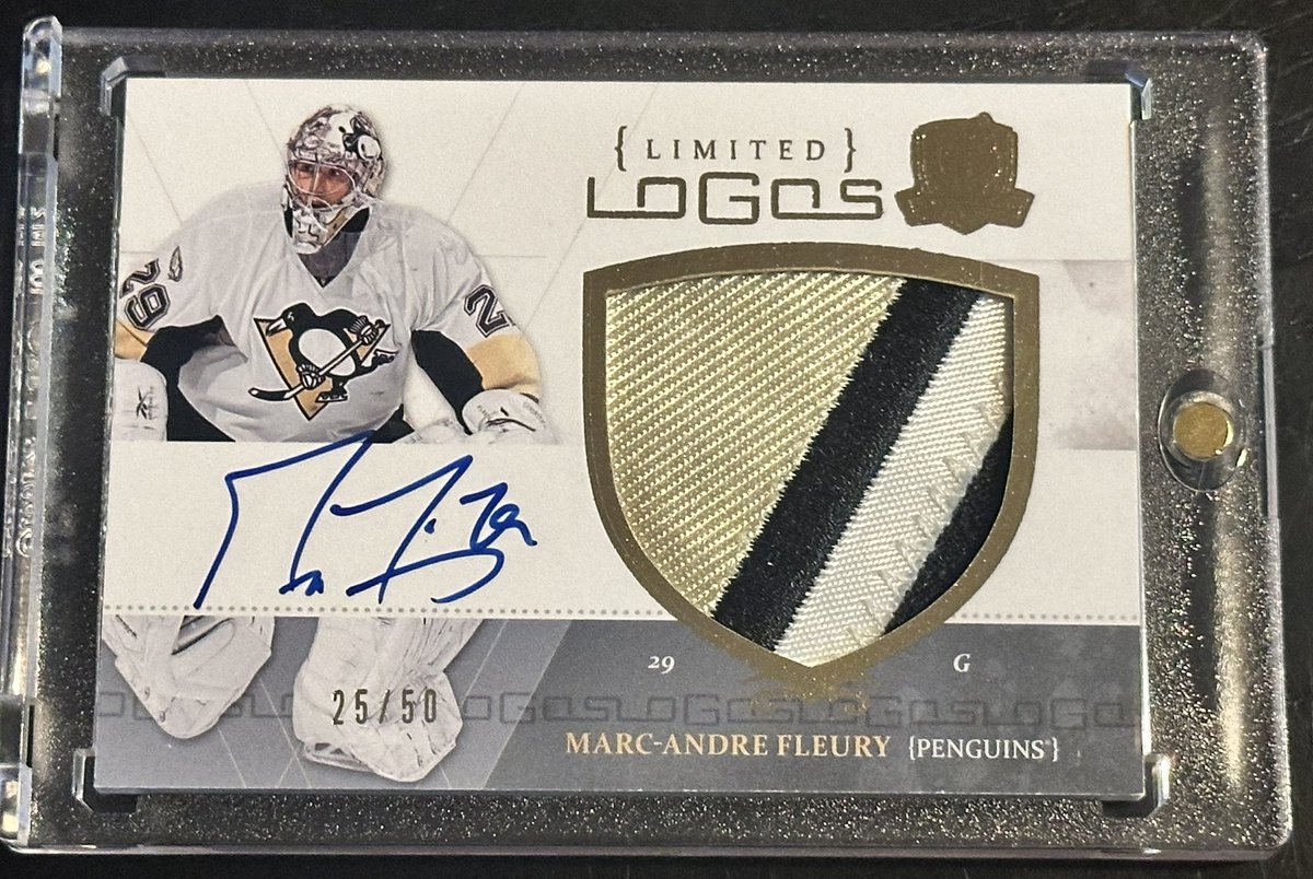 danvincent78's tweet image. Here are a few preview pictures of some of the beauties in tonight’s Night 2 of the Hockey Only Stack Sale!

Everything gets going at 8:30pm EST once again. Hope you tune in and hang out for another jam packed night of hockey cards 

#Stackfather