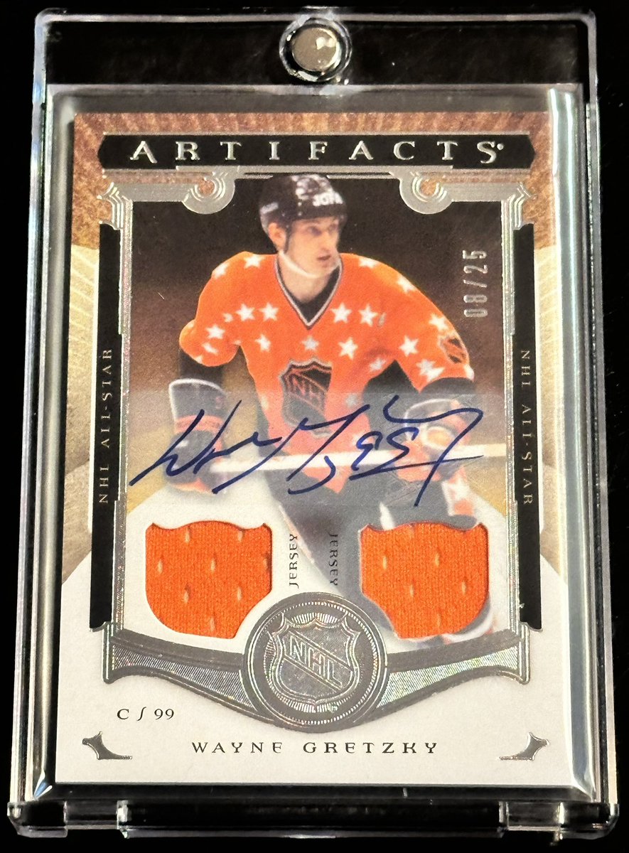 danvincent78's tweet image. Here are a few preview pictures of some of the beauties in tonight’s Night 2 of the Hockey Only Stack Sale!

Everything gets going at 8:30pm EST once again. Hope you tune in and hang out for another jam packed night of hockey cards 

#Stackfather