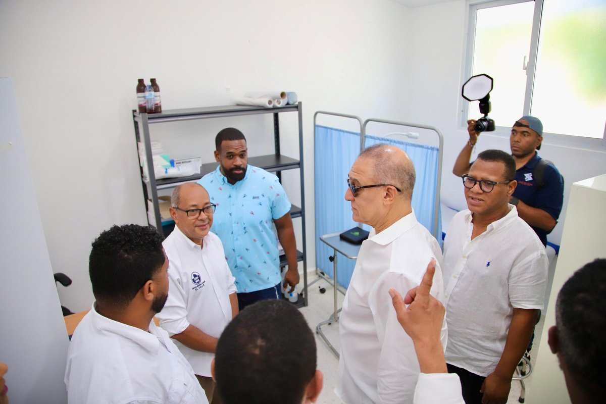 SNSRDO's tweet photo. @SrsElValleRD El doctor César Benzán destacó que el CPN Los Negros tendrá un impacto significativo en los residentes de esta comunidad para beneficio de decenas de familias.
📱Vía https://t.co/tcvw6bc0qR
#SNSDigital https://t.co/LRlKwjDPXv