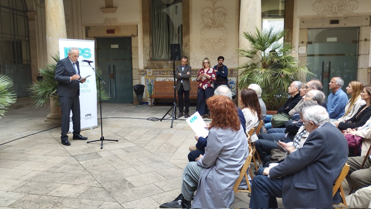 ICPS (@instituticps) on Twitter photo Acte d'homenatge al Dr. Isidre Molas, fundador i primer director de l'<a href="/InstitutICPS/">ICPS</a>, i Catedràtic de Dret Constitucional de la <a href="/UABBarcelona/">Universitat Autònoma de Barcelona</a>, aquesta tarda al Pati Manning de la <a href="/diba/">Diputació de Barcelona</a>. Acte d'homenatge al Dr. Isidre Molas, fundador i primer director de l'<a href="/InstitutICPS/">ICPS</a>, i Catedràtic de Dret Constitucional de la <a href="/UABBarcelona/">Universitat Autònoma de Barcelona</a>, aquesta tarda al Pati Manning de la <a href="/diba/">Diputació de Barcelona</a>.