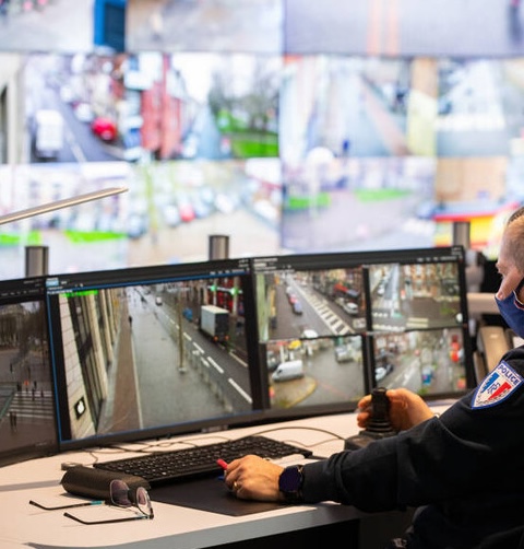 ✅ L’évaluation de la #vidéoprotection à #Lille (177📹posées de 2021 à 2024🛑) est livrée : efficacité nette et croissante sur la dissuasion, l'élucidation, le pilotage de terrain...
Place maintenant au plan de com' municipal mais surtout, à l’action : débloquez le déploiement !