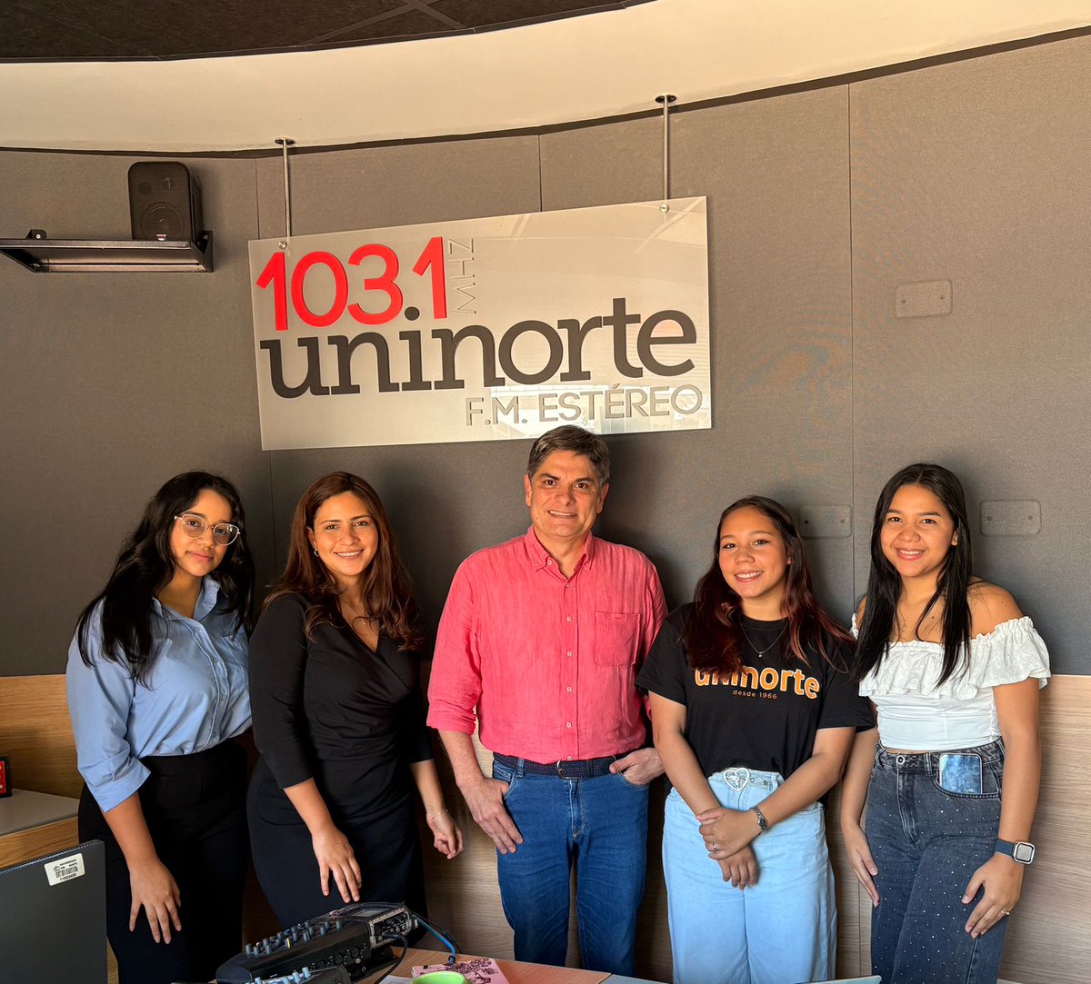 🎙️ La Licenciatura en Educación cumple 50 años y lo celebramos en un nuevo episodio de La Pizarra.
Formar educadores es formar futuro.
🔗 Escúchalo aquí:  n9.cl/kxg0h 
#50AñosLicenciatura #LaPizarraPodcast #IESEUninorte