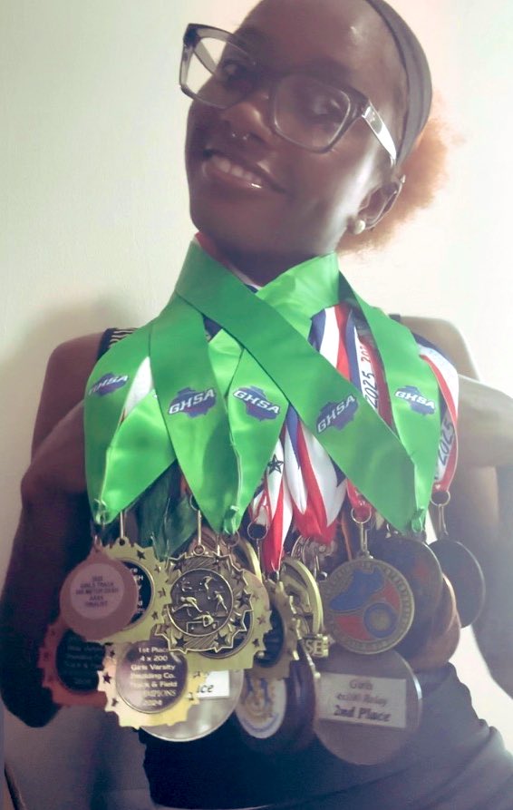 Class of 27 Sprinter starting this process early. PR’s: 100m: 12.12, 200m: 24.74
County Champion 100,200, 4x1, 4x2
School Record Holder 100 &amp; 200. 
Medaled 3x at State Meet
Female County Player of the Year
#HSTrackField #Future #Track #Sprinter