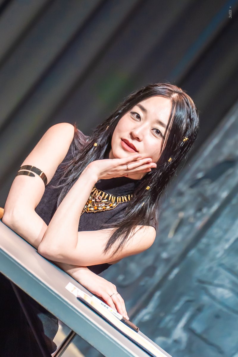 250513 뮤지컬 하트셉수트 사인회 

이집트 고양이와 눈을 마주쳐 보세요~

#전성민 하트셉수트