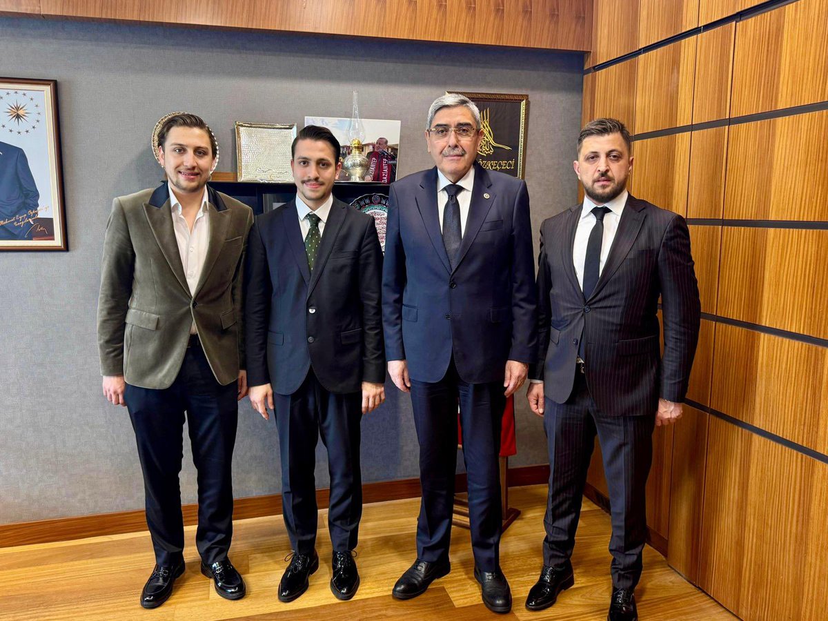 📍TBMM

Camel Tekstil Yönetim Kurulu Başkanı Sayın Murat Aydıner ile partimizin emektarları Sayın Abdulkadir Aydıner ve Sayın İbrahim Aydıner’e, nazik ziyaretleri için şükranlarımı sunuyorum.

<a href="/NerAyd50063/">Murat Aydıner</a> 
<a href="/kadiraydnr/">Abdulkadir Aydıner</a>
<a href="/ibrahimayydiner/">İbrahim Aydıner</a>