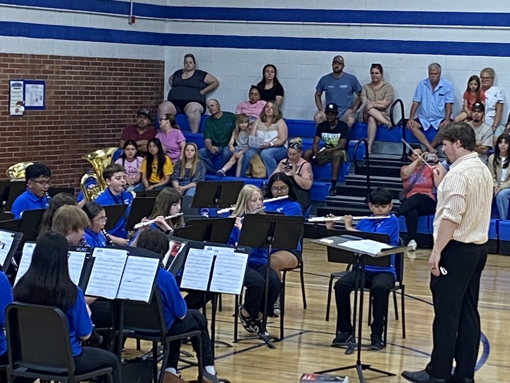 WestLibertyCSD's tweet image. The Junior Cadet Band (5th grade) and Cadet Band (6th grade) put on a wonderful performance last night!  Here are some pictures from their concert.  Stay tuned for a recording to be posted as well!  #wlcomets #middleschoolband