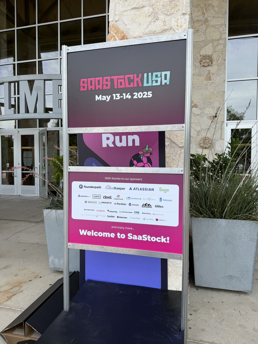 Great start to <a href="/SaaStock/">SaaStock</a> USA in Austin, TX! 🇺🇸🇺🇸🇺🇸

Great meeting some awesome folks from <a href="/amplemarket/">Amplemarket</a>, <a href="/getsalesbricks/">Salesbricks 🧱</a>, <a href="/CaptivateTalent/">Captivate Talent</a> + more! 

Big shout-out to the SaaStock team for giving us the opportunity to showcase Nesti and our vision to the community!