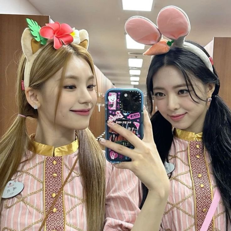 HAPPY REYNA DAY!!

İyi ki dogdun ve iyi ki varsın askım seni cookk fazla seviyorum💗 yeni yasinda istedigin her seye(bol bol yeji) kavusursun umarim, her dogum gununde yaninda olmak dilegiyle, TEKRARDAN DOGUM GUNUN KUTLU OLSUUNN HAYATIMM <a href="/chaellyst/">Reyna</a>