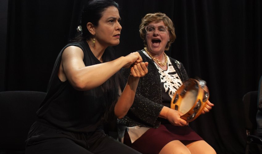 FIOT Carballo (@fiotcarballo) on Twitter photo Recomendación FIOT! 🎭 <a href="/chevereteatro/">chevereteatro</a> chega a Carballo con 'As fillas bravas de Momán' no marco do programa das Letras Galegas, que homenaxean este ano ás cantareiras e á poesía popular.
🗓️ Xoves 15 de maio, 20.30h
📍Pazo da Cultura
🎟️ billeteira.carballo.gal/evento/fillas-… Recomendación FIOT! 🎭 <a href="/chevereteatro/">chevereteatro</a> chega a Carballo con 'As fillas bravas de Momán' no marco do programa das Letras Galegas, que homenaxean este ano ás cantareiras e á poesía popular.
🗓️ Xoves 15 de maio, 20.30h
📍Pazo da Cultura
🎟️ billeteira.carballo.gal/evento/fillas-…