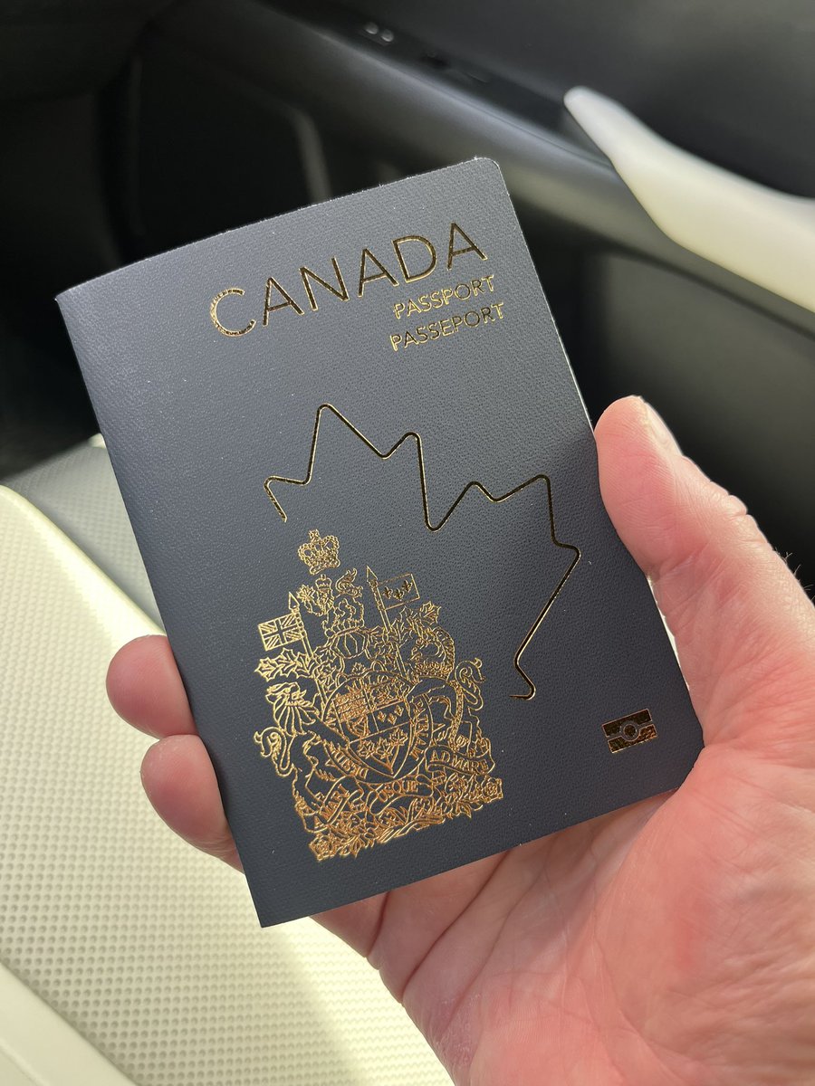 Credit where it’s due, thank you <a href="/PassportCan/">Passport Canada</a> 
I mailed my renewal last Monday and it arrived today!!
A very pleasant surprise 🇨🇦❤️🇨🇦
