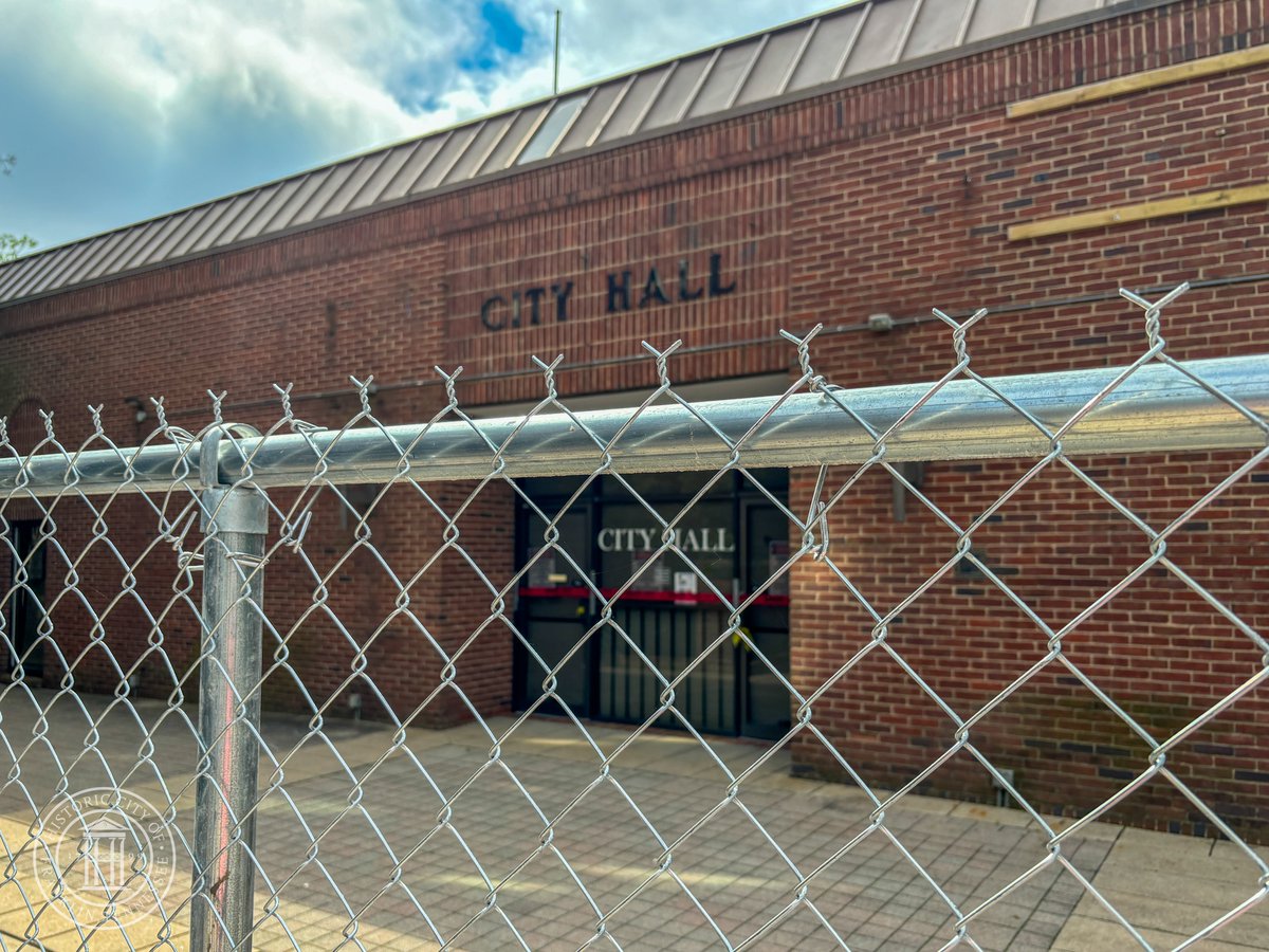 Fencing is going up around Franklin’s old City Hall on the Square as we prepare for demolition and the start of construction on a new City Hall.

While the new facility is being built, all City services remain open at these interim locations:

740 Columbia Ave:
Administration