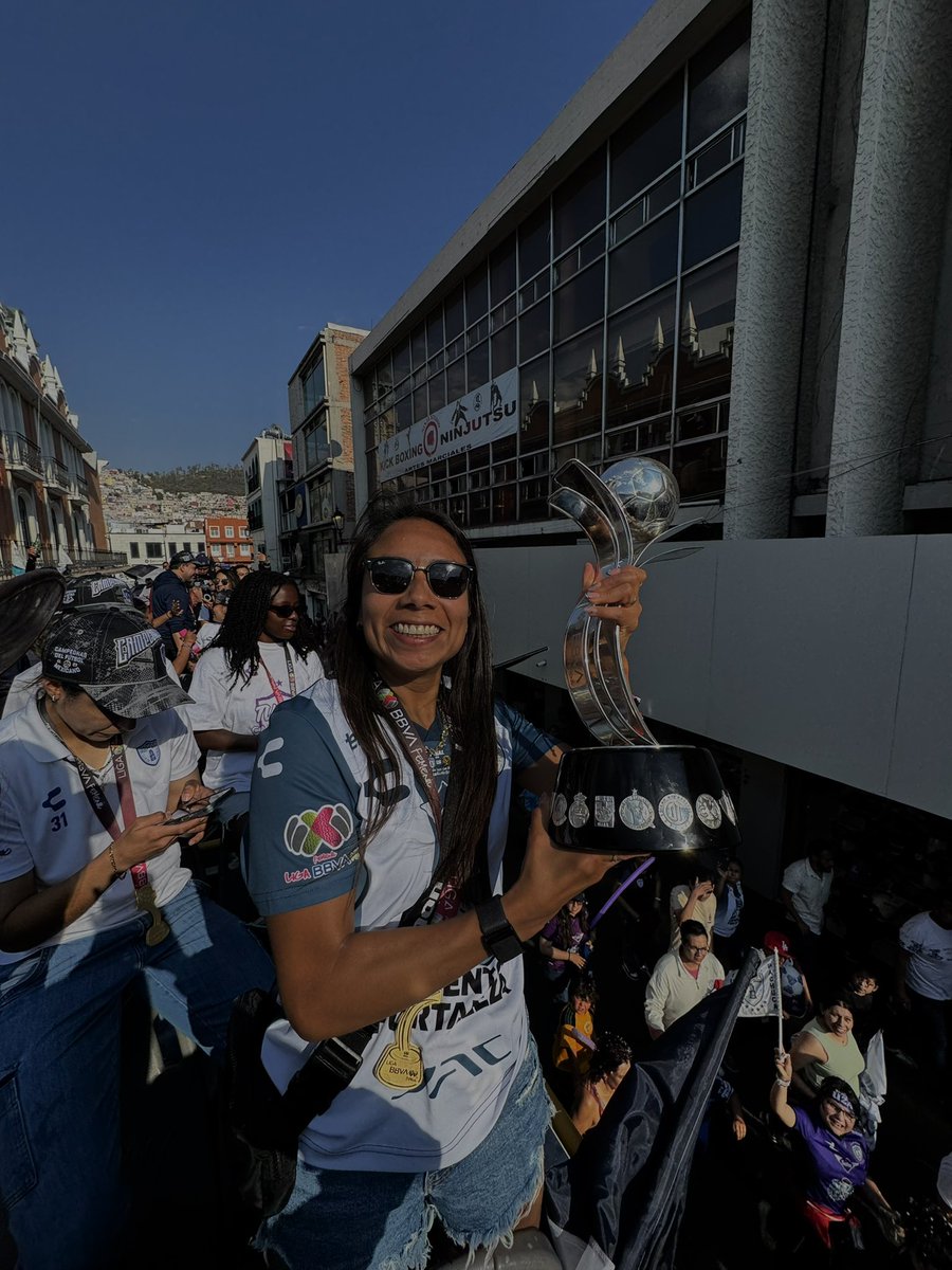 Buenos y campeones días <a href="/TuzosFemenil/">Club Pachuca Femenil</a>