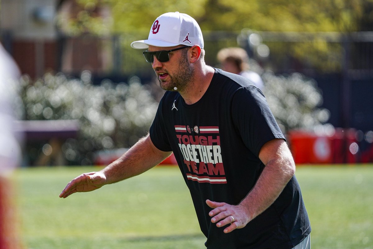 The #Sooners got their first defensive pledge of the 2026 cycle yesterday in Niko Jandreau, and are trending well with another key target who was recently on campus. The latest here…

➡️ oklahoma.forums.rivals.com/threads/sooner…