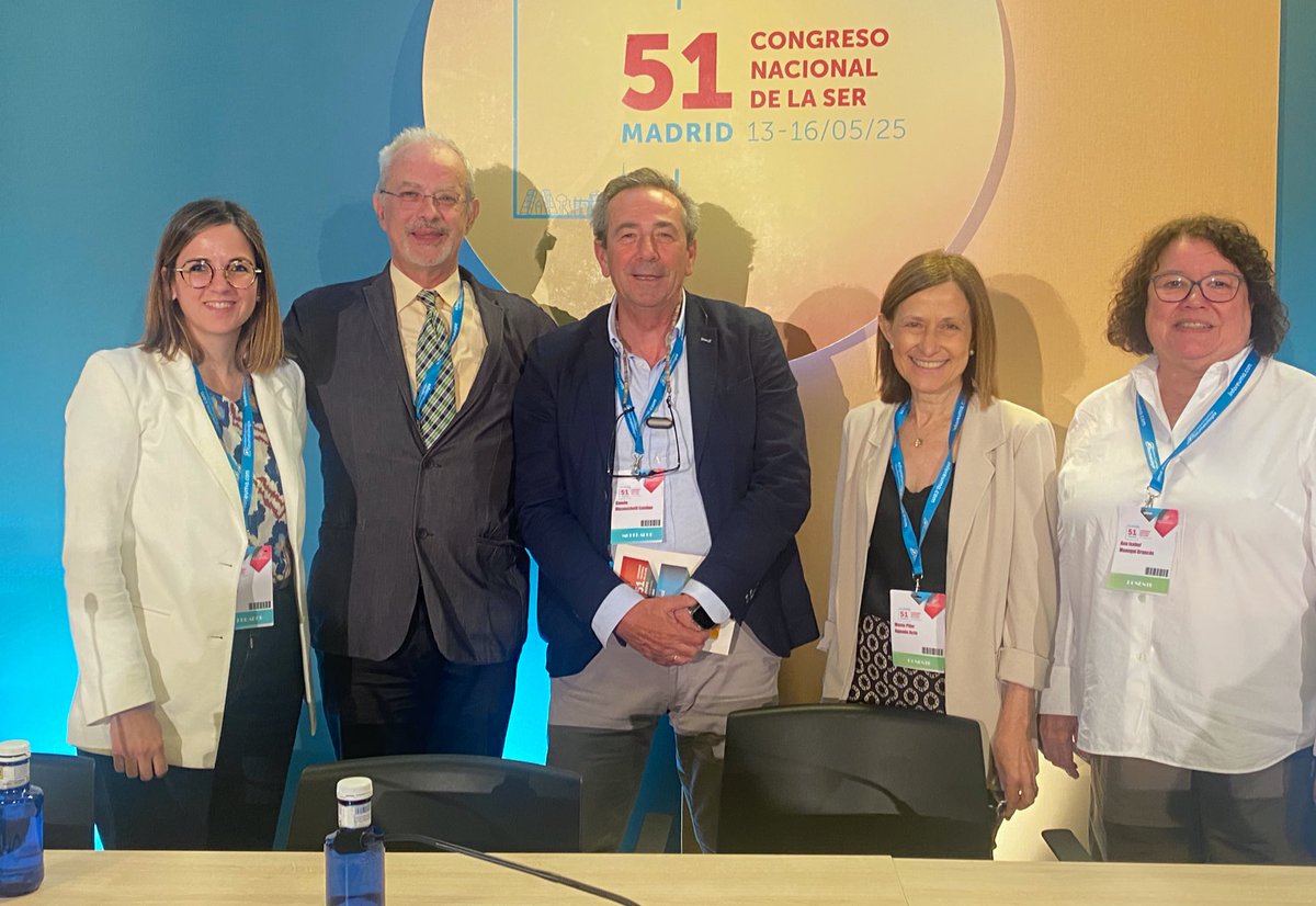 Laia Gifre (@laiagifre1) on Twitter photo Éxito de asistencia en la mesa de osteoporosis del congreso de la <a href="/SEReumatologia/">Soc.Esp.Reumatología</a> #SER2025! Agradecer a los ponentes y los asistentes su participación!
Des de la fisiopatología al abordaje clínico del paciente con ERC, terapia substitutiva y trasplantado renal! Éxito de asistencia en la mesa de osteoporosis del congreso de la <a href="/SEReumatologia/">Soc.Esp.Reumatología</a> #SER2025! Agradecer a los ponentes y los asistentes su participación!
Des de la fisiopatología al abordaje clínico del paciente con ERC, terapia substitutiva y trasplantado renal!