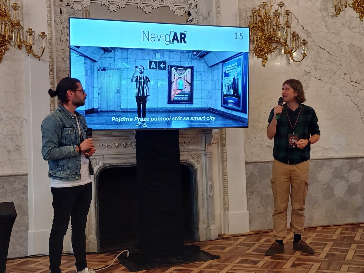 Golemio_data's tweet image. Dnes jsme se zašli podívat na finále soutěže #nakopniprahu Viděli jsme řadu zajímavých projektů. Potěšilo nás, že jeden z projektů využívá data z Golemio API.