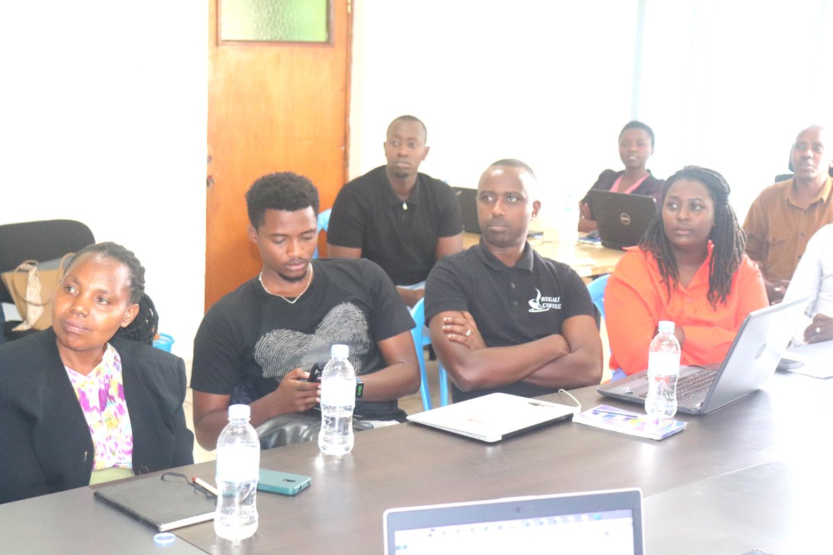 Rwanda Standards Board (@rwandastandards) on Twitter photo RSB ku bufatanye n'Ikigo <a href="/icu_ong/">ICU Istituto per la Cooperazione Universitaria</a> cyo mu Butaliyani bari guhugura abahagarariye inganda nto zigera kuri 70 mu cyiciro cy'imboga, imbuto ndetse na kawa kugira ngo bongererwe ubumenyi ku mabwiriza y'ubuziranenge bw'ibiribwa, babone ibirango by'ubuziranenge kandi bagere ku masoko. RSB ku bufatanye n'Ikigo <a href="/icu_ong/">ICU Istituto per la Cooperazione Universitaria</a> cyo mu Butaliyani bari guhugura abahagarariye inganda nto zigera kuri 70 mu cyiciro cy'imboga, imbuto ndetse na kawa kugira ngo bongererwe ubumenyi ku mabwiriza y'ubuziranenge bw'ibiribwa, babone ibirango by'ubuziranenge kandi bagere ku masoko.