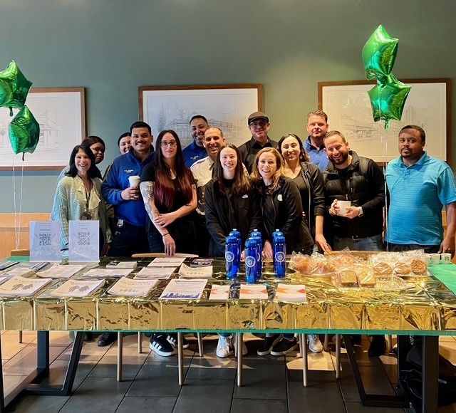 NYPD122Pct's tweet photo. We had a great time earlier this morning at Starbucks for our 'Coffee with a Cop' event. Thank you to those who came out &amp; joined us for a chat. Special thanks to the whole Starbucks team who helped us host this event &amp; let us make our own drinks! Check out the photos below... https://t.co/6Zk2KiKDyp