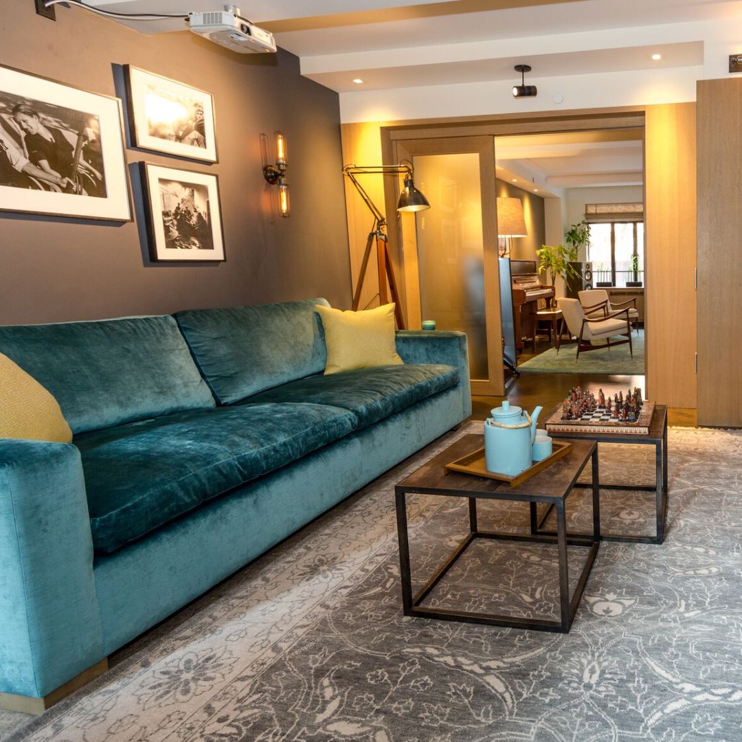 MarieBurgosID's tweet image. How can I make a small living room feel larger without knocking down walls?
Use light colors, mirrors, and multi-functional furniture to open up the space visually.
#DesignerTips #SmallSpaceDesign #InteriorDesignQandA #LivingRoomHacks #DesignSmart #SpaceSavingSolutions #Home