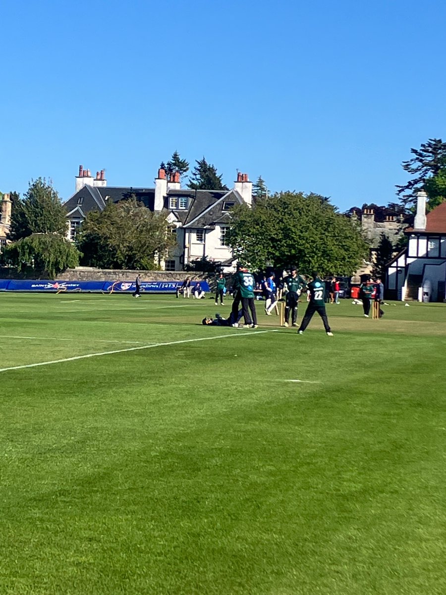 The 1s chasing 190 are 98-6 after 30. TP struggling with cramp after taking a Michelle. 
#honoursboard