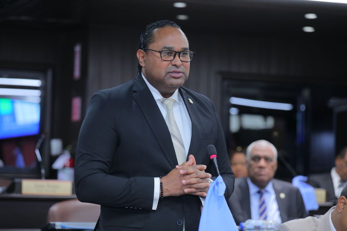 Cámara de Diputados de la República Dominicana (@diputadosrd) on Twitter photo El diputado Félix Hiciano (<a href="/felixshiciano/">Felix Hiciano</a>), solicita un voto favorable para el proyecto de resolución que solicita al presidente de la República instruir al ministro de Educación para la urgente construcción de un moderno y adecuado edificio para el fortalecimiento del Liceo El diputado Félix Hiciano (<a href="/felixshiciano/">Felix Hiciano</a>), solicita un voto favorable para el proyecto de resolución que solicita al presidente de la República instruir al ministro de Educación para la urgente construcción de un moderno y adecuado edificio para el fortalecimiento del Liceo