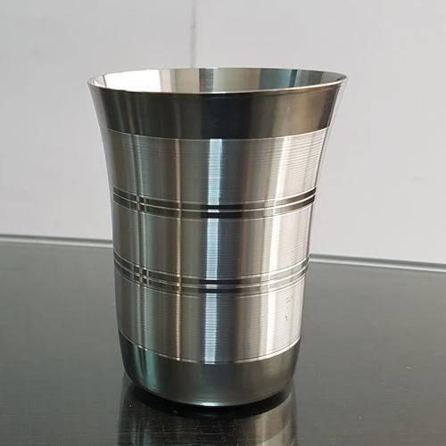 Steel ka bana hai lekin ‘glass’ bolte hai😭