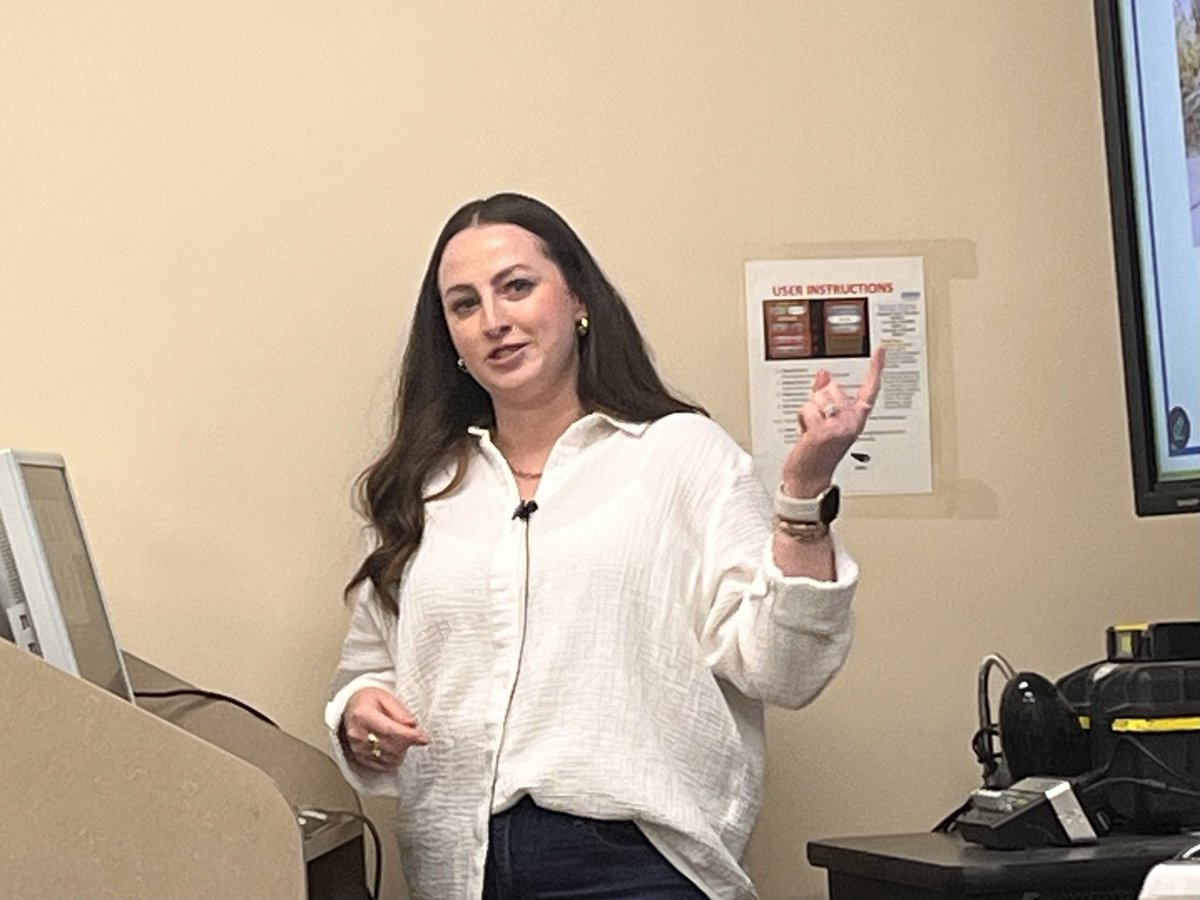 UofMMedMicro's tweet image. Dr Hannah Wallace (Kindrachuk lab) presents her MMID postdoctoral fellow seminar on cell death and viral pathogenesis.