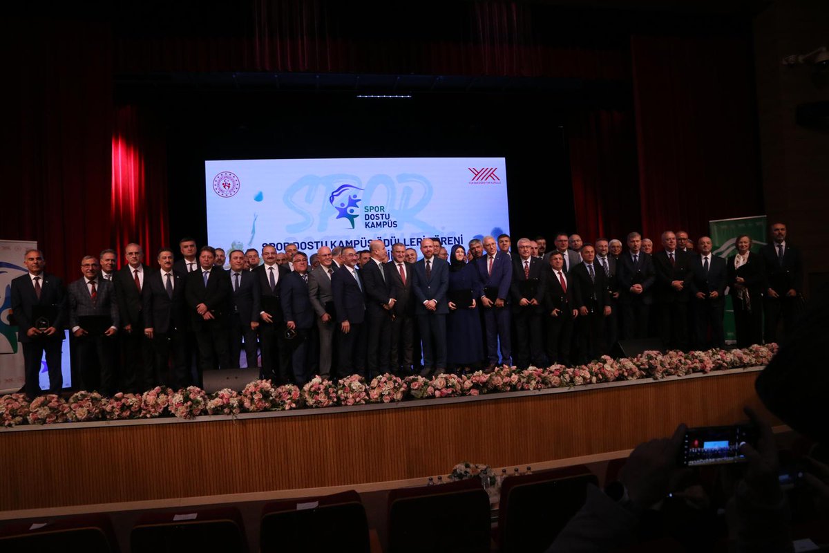 🏆 Yükseköğretim Kurulu Başkanlığı tarafından yürütülen “Spor Dostu Kampüs Projesi” kapsamında, Rize Recep Tayyip Erdoğan Üniversitesi’nde düzenlenen programda, güçlü sportif altyapımız, yaygın katılıma dayalı spor faaliyetlerimiz ve uluslararası başarılarımızla