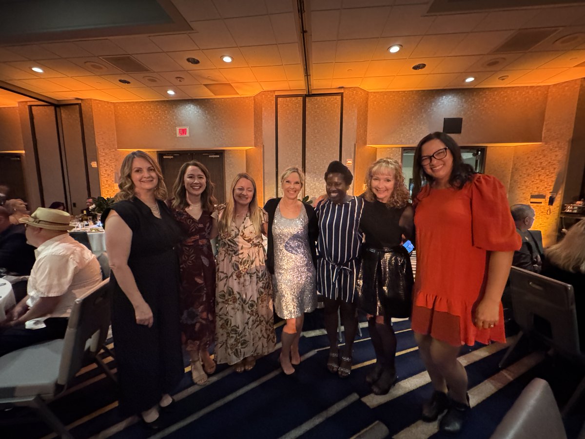 HOI honored its employees who have been with us for 5, 10 and 15 years this past week at the annual Hoag Employee Recognition Banquet. 

Our employees are the heart of our patient care and we are so grateful for all you do!