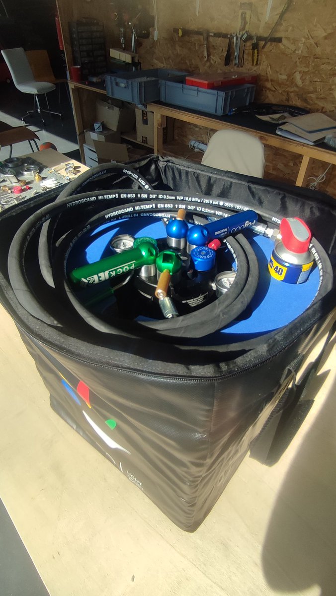 FlyDOO_Balloons's tweet photo. Our  high-end burner bags are a product by themselves! Nicely crafted with waterproof heavy duty fabric, EVA foam padding to perfectly match your PockJET2, a 🆒slot for silicone lubricant for taking care of your hose fittings👌, padded top with zipper and 2 transport handles 🙂 https://t.co/mfgZ7fy54y