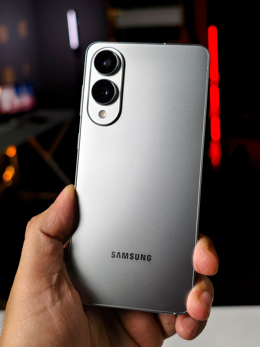 Today, I'm giving away the flagship Samsung Galaxy S25 Edge to the #stufflistingsarmy 😍

To win:
1. Like this post
2. Quote repost using #WinGalaxyS25Edge #ILoveGalaxyS25Edge #GalaxyAI
3. Answer some questions

Happy winning ❤️