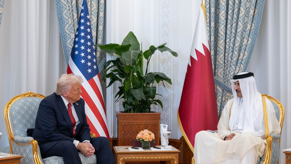 HH the Amir and #US President Hold Official Talks Session. #QNA
#Qatar #Trump_Visit_Qatar
ow.ly/8bWT50VSKk8