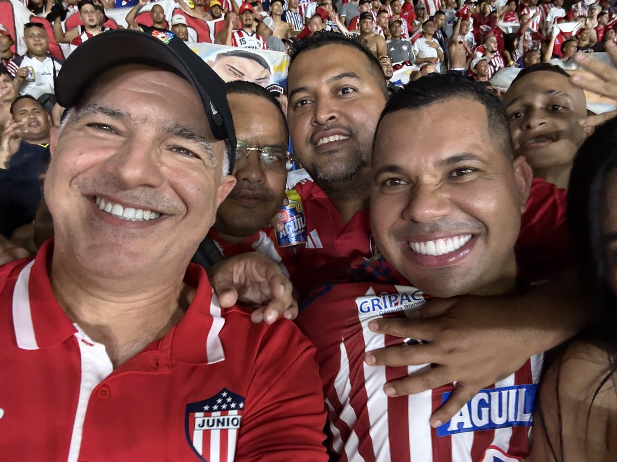 Christian Daes (@chrisdaes) on Twitter photo Se acabaria la espera!!!! Con <a href="/WinSportsTV/">Win Sports</a> y <a href="/TecnoglassSA/">Tecnoglass</a> todos los partidos de mi <a href="/JuniorClubSA/">Junior FC</a> se oiran con transmision local. <a href="/JuanSalvadorB/">JuanSalvadorB</a> <a href="/FabioPovedaRuiz/">Fabio Poveda</a> <a href="/sisigolgol/">Ramiro Jimènez</a>
Les gustaría???
Los leo Se acabaria la espera!!!! Con <a href="/WinSportsTV/">Win Sports</a> y <a href="/TecnoglassSA/">Tecnoglass</a> todos los partidos de mi <a href="/JuniorClubSA/">Junior FC</a> se oiran con transmision local. <a href="/JuanSalvadorB/">JuanSalvadorB</a> <a href="/FabioPovedaRuiz/">Fabio Poveda</a> <a href="/sisigolgol/">Ramiro Jimènez</a>
Les gustaría???
Los leo