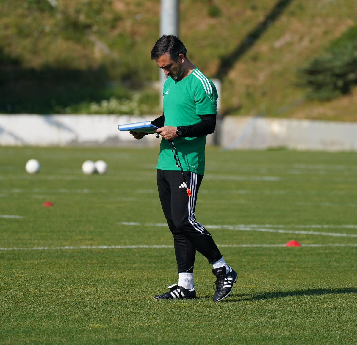 Son 2-3 aylık süreçte pek aktif olamadık.
Çünkü çalıştığımız takım ile ilgili yoğunluğumuz vardı.

TFF 1. Lig'de sezonu tamamladık.
Hedefimize ulaştık.
Yeni sezon hazırlıklarına başlayacağız.

-Geçen sezonda ekibimdeki 4 genci de işin içinde aktif tutarak onların da gelişimine