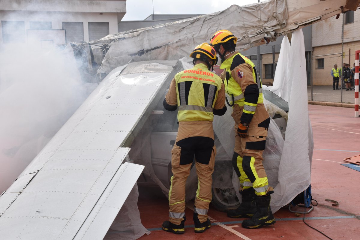 jaruiz45's tweet image. 🚁 Más de 1️⃣ 5️⃣ 0️⃣ efectivos han participado en un #simulacro de #activación del #PLATECAM en #VillanuevaDeLaJara (Cuenca) por un accidente aéreo. El #Gobierno de #CastillaLaMancha ha destacado la importancia de coordinarse para una respuesta rápida

ℹ️
castillalamancha.es/node/401718
