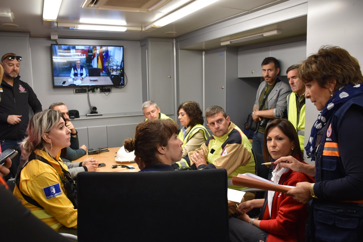 jaruiz45's tweet image. 🚁 Más de 1️⃣ 5️⃣ 0️⃣ efectivos han participado en un #simulacro de #activación del #PLATECAM en #VillanuevaDeLaJara (Cuenca) por un accidente aéreo. El #Gobierno de #CastillaLaMancha ha destacado la importancia de coordinarse para una respuesta rápida

ℹ️
castillalamancha.es/node/401718