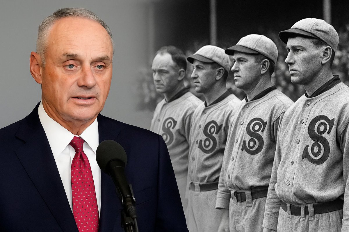 AYER MLB ROMPIÓ UNA MALDICIÓN DE 100 AÑOS 📜

El comisionado Rob Manfred levantó el veto póstumo a leyendas que fueron vetadas de por vida del béisbol.

Incluidos: 🥾 Shoeless Joe Jackson y los 8 implicados en el escándalo de los “Medias Negras”.

😮 ¿No sabes qué hicieron?

Aquí