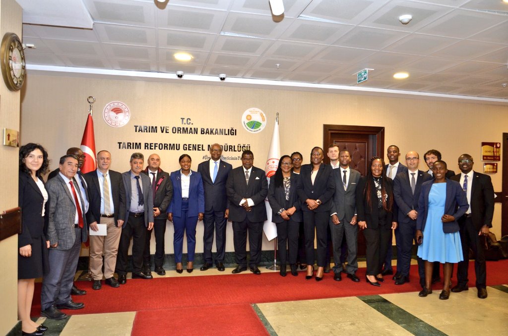 🇿🇼🇹🇷
Today HE. Ambassador Alfred Mutiwazuka and the Zimbabwe Land Commission delegation led by Commissioner L. Marembo held fruitful bilateral discussions at the Turkish Ministry of Agriculture and Forestry. <a href="/InfoMinZW/">Ministry of Information, Publicity & Broadcasting</a> <a href="/MoFA_ZW/">Ministry of Foreign Affairs and Int Trade</a>  <a href="/TC_HarareBE/">Türkiye in Zimbabwe</a> <a href="/MaremboLauretta/">Lauretta Marembo</a>  <a href="/TCTarim/">T.C. Tarım ve Orman Bakanlığı</a>