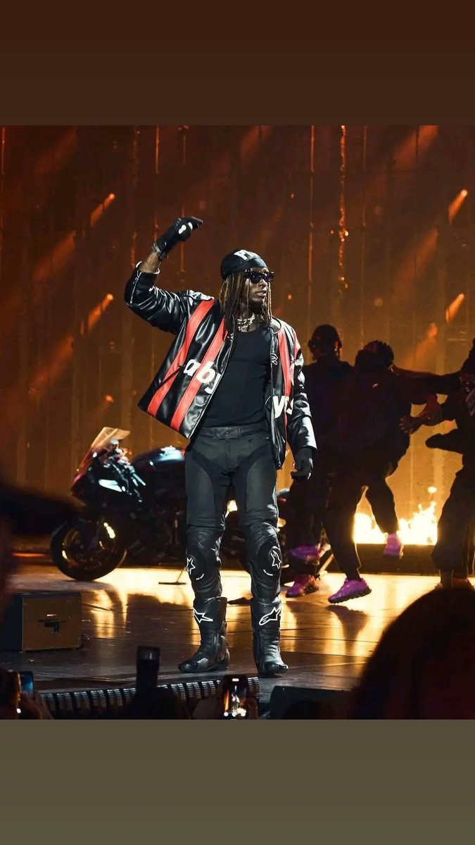 Aura + charisme
Artiste très influent ..
💡💡

🇨🇮🤍🔥🇨🇮🤍🔥