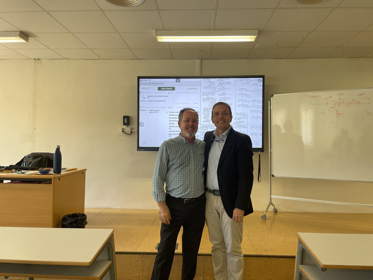 Hoy ha sido la #última #lectio del profesor <a href="/fcarfen/">Francisco Carrasco</a>, #catedrático de #Contabilidad en la <a href="/pablodeolavide/">Pablo de Olavide</a> con motivo de su #jubilación. Ha sido #decano de <a href="/UPOempresa/">Fac_Empresa_UPO</a> y vicepresidente ejecutivo de <a href="/fundacionupo/">Fundación UPO</a>, un ejemplo de servidor público, amigo y maestro. GRACIAS por tanto🤗