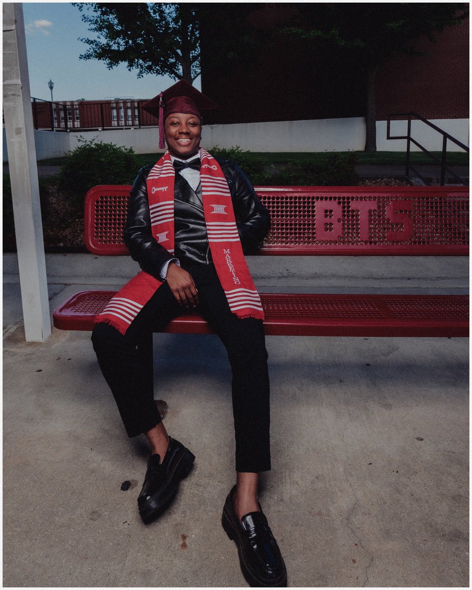 twentyfourdaze's tweet photo. forgot to update about my life like i didn’t just graduate from college lol.

certified alumna of alabama a&amp;m university. https://t.co/etdytIw6Zg