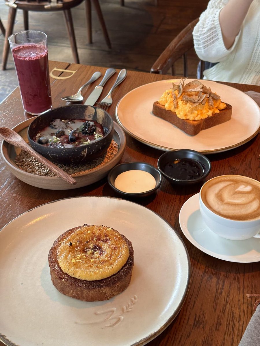 luna15646's tweet photo. A lunch that’s a feast for both the eyes and the palate🍳 https://t.co/aEXYjps2fH