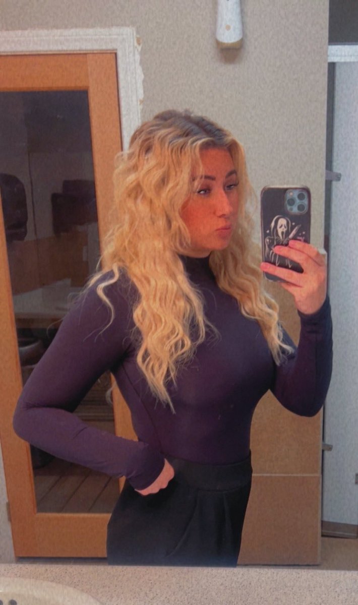 foxbbcroissant's tweet image. #promotwt ₊˚⊹

— old, horror/whore, LV
— NEED Valorant friends!! ✨
— Nothing Nowhere, Superheaven, The Cure, Type O Negative 
— discord/twitch - foxbabycroissant

♡ / ↻ to be moots | mdni |

#gamingtwt