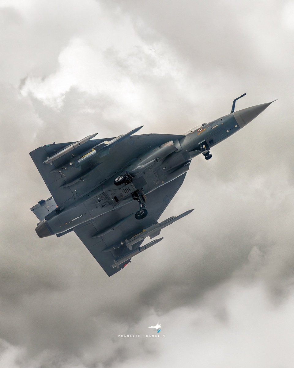 Dany (@wartrophy_414) on Twitter photo The LSPs & 16 IOC + 16 FOC aircrafts will indeed be converted to Mk1A standards.
LSP airframe with a IFR (introduced in FOC) & 2xAstra & 2xASRAAM. ⬇️
CC-<a href="/Praneethfrank/">Praneeth Franklin</a> The LSPs & 16 IOC + 16 FOC aircrafts will indeed be converted to Mk1A standards.
LSP airframe with a IFR (introduced in FOC) & 2xAstra & 2xASRAAM. ⬇️
CC-<a href="/Praneethfrank/">Praneeth Franklin</a>