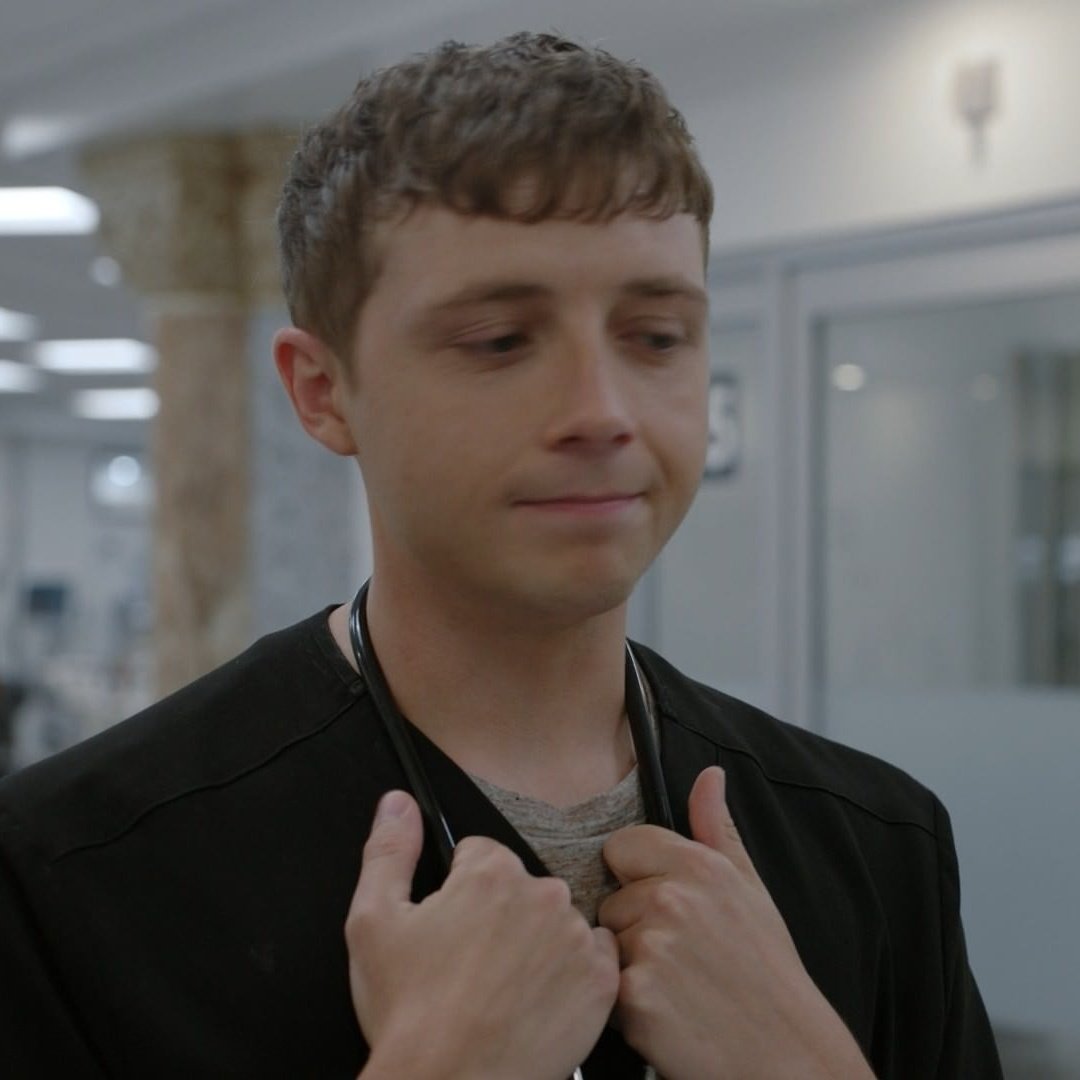 how did gerran howell go from this in 2022 to this in 2025 i genuinely need to know how this is the same person?!